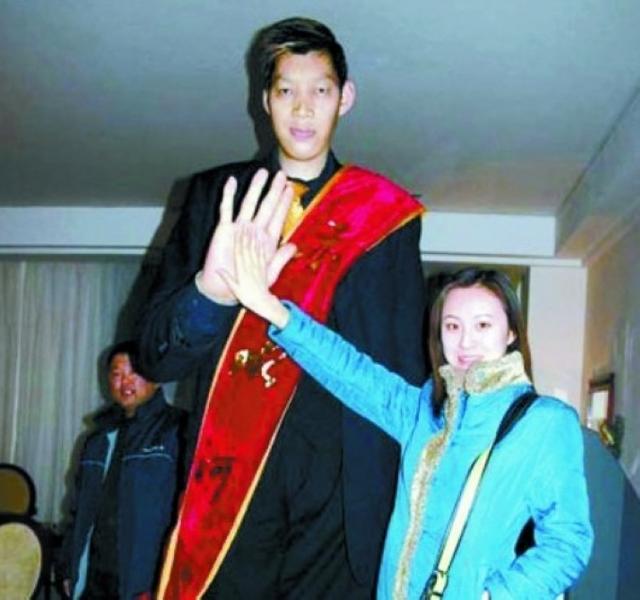 世界巨人：詹世钗，身高3.19米登榜，史前巨人真的存在吗？