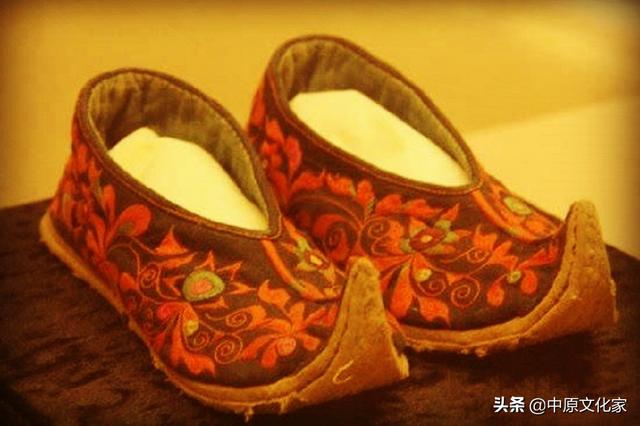 古代人把鞋子叫什么？古代女性为何热衷“鞋卜”