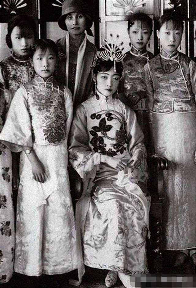 都知道中国最后一位皇帝是溥仪，那你可知最后一位皇后是谁？