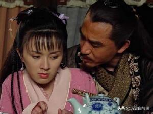 朱元璋看上一宫女不好意思明说，大臣告诉他方法，却被他敲碎了牙